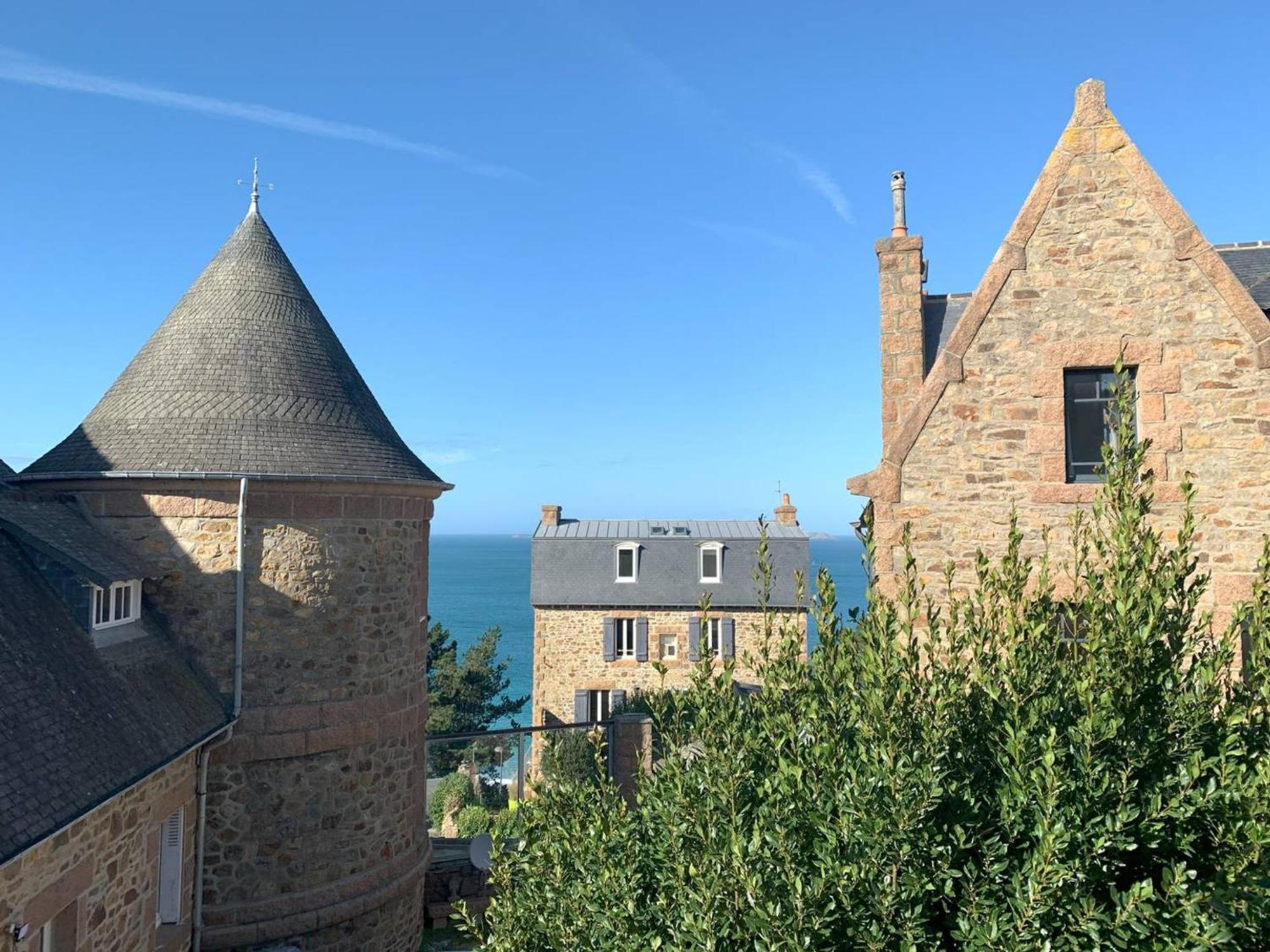 Maison De Caractere Avec Wifi Et Parking Proche Et Commerces - Fr-1-368-409 *